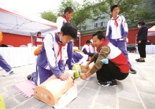 疾速追杀:芭蕾杀姬 安娜·德·阿玛斯 基努·里维斯_疾速追杀外传芭蕾杀姬